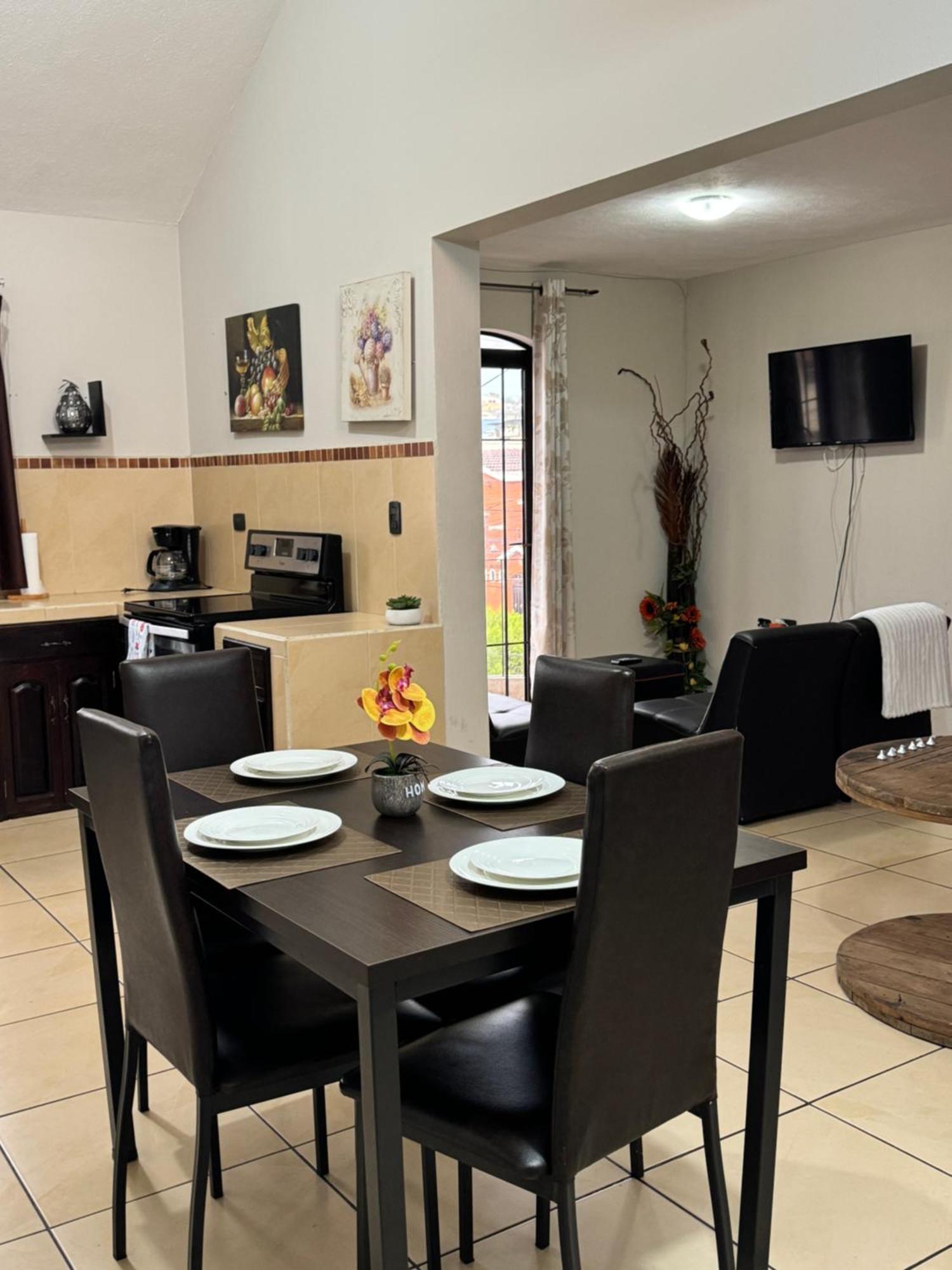 Amplio Apartamento, En Colonia Cerezos, Tercer Nivel Leilighet Quetzaltenango Eksteriør bilde
